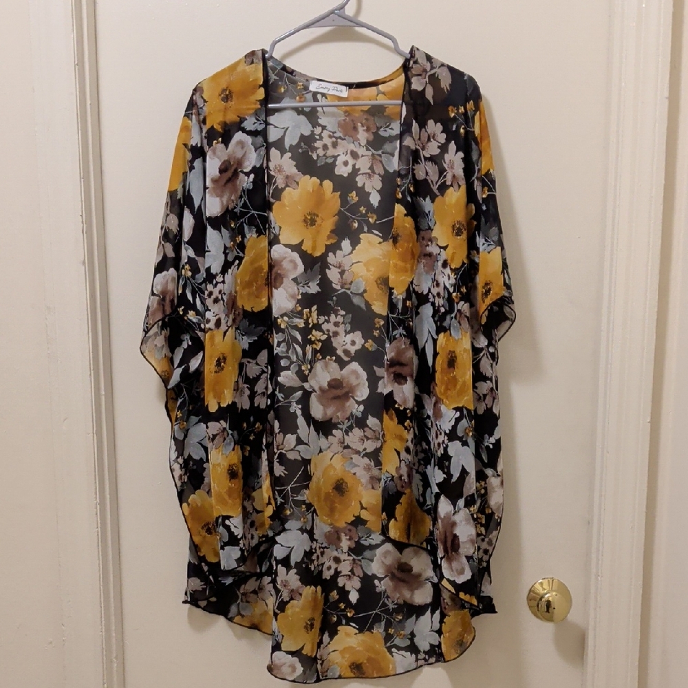 Emory Park Floral Kimono Top in Yellow and Brown
